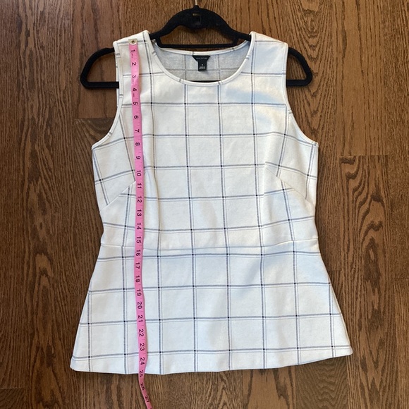 Ann Taylor Matching Blouse and Blazer Set. - Picture 8 of 11